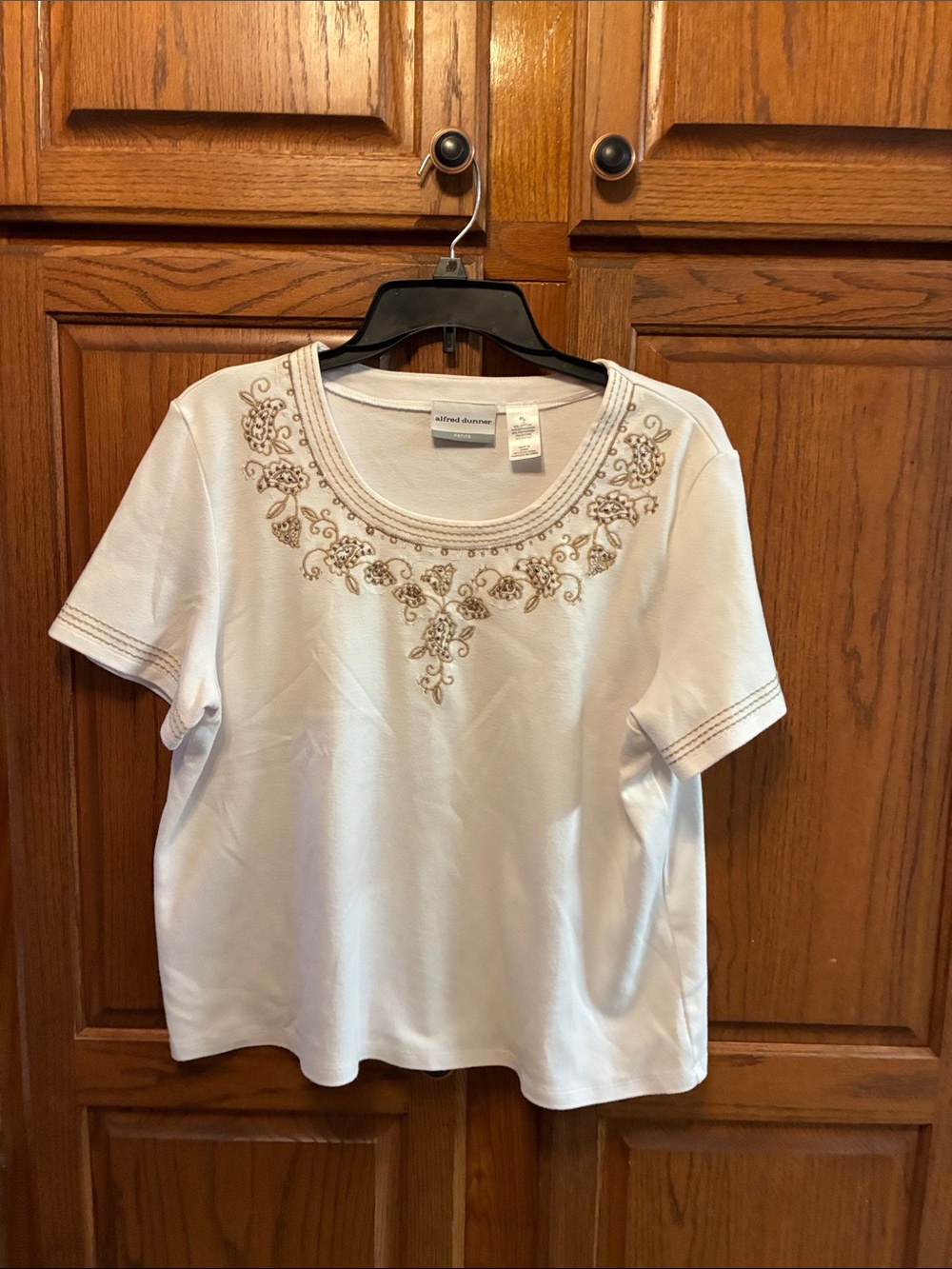 Alfred Dunner White Short Sleeve Scoop Neck Top with Gold Embroidery size PL